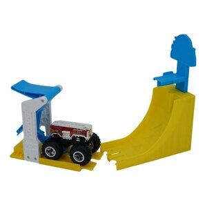 Hot Wheels Monster Trucks Big Air Breakout Playset – 5 Alarm – Missing Crushed C